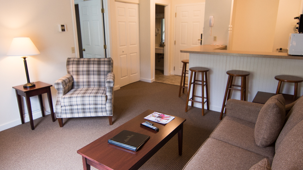 Country Inn living room and kitchen